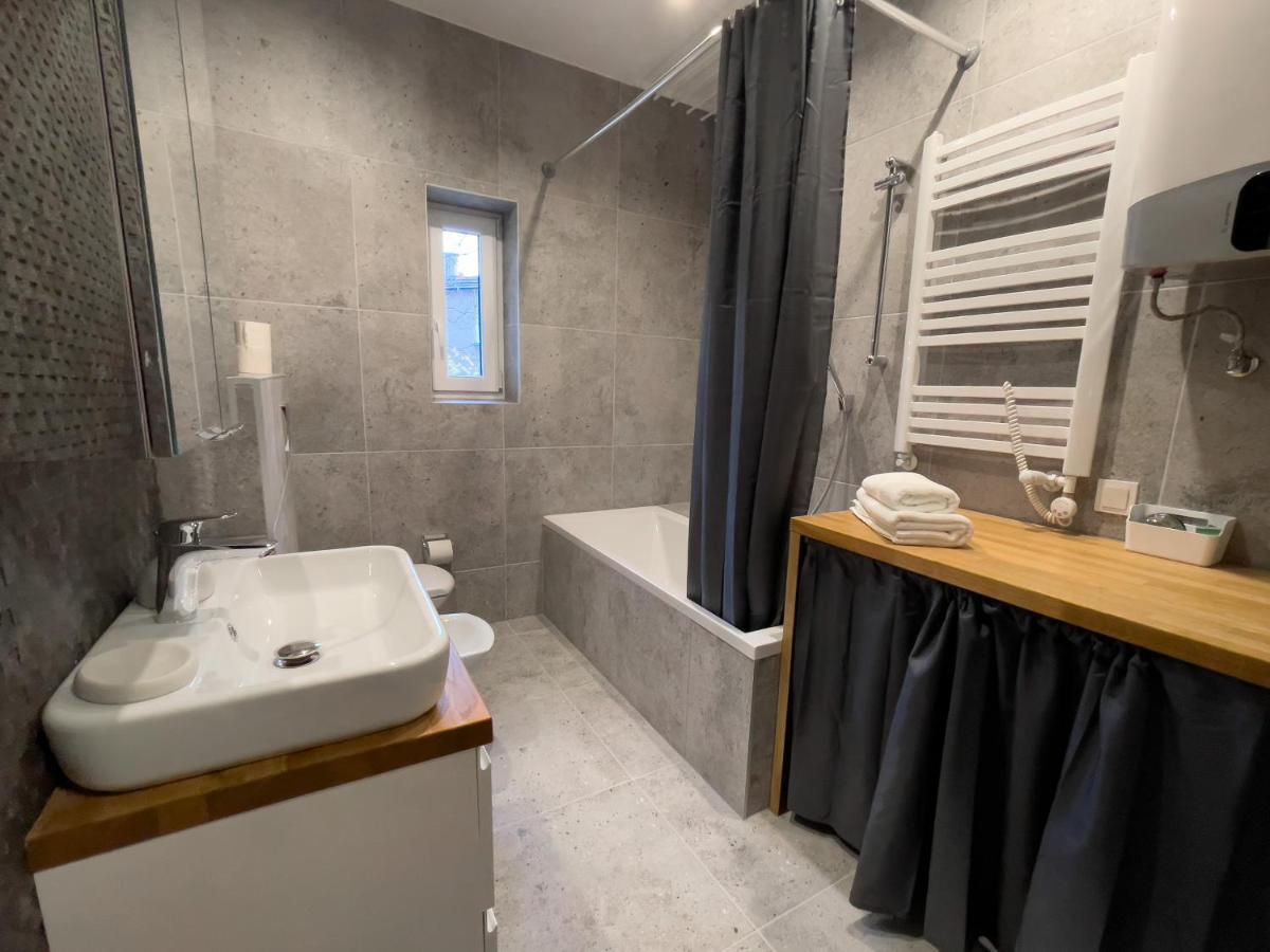 Apartment Urban Premium No 3, Free Private Parking, Self Check-in Chorzow