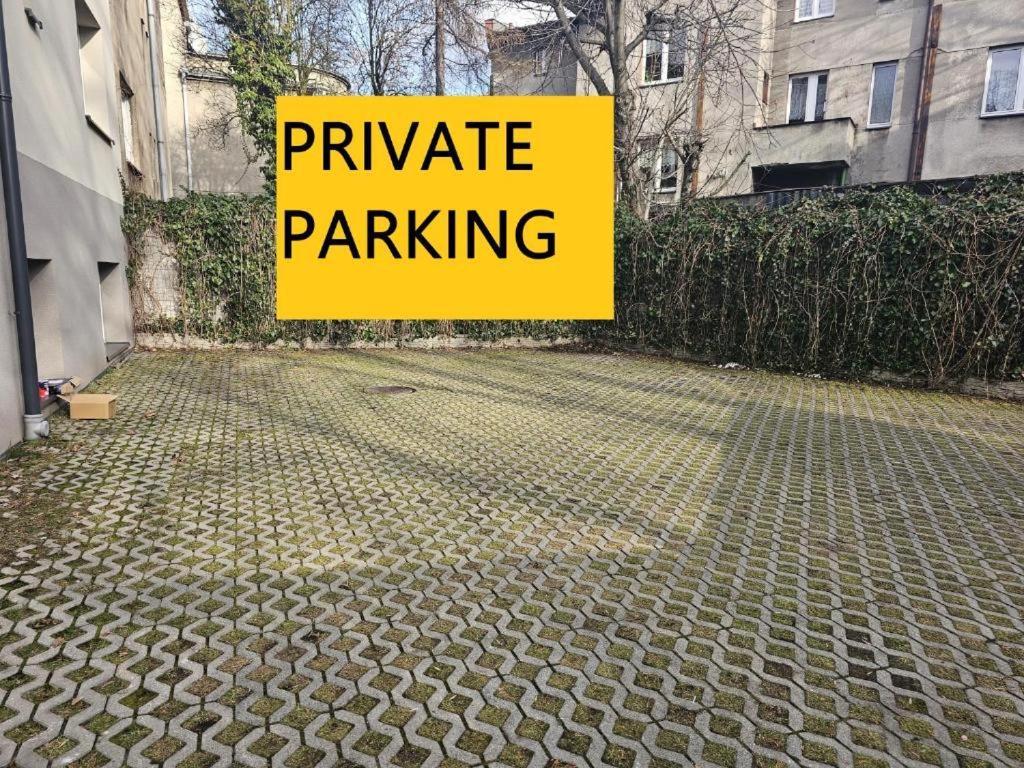 Urban Premium No 3, Free Private Parking, Self Check-in * Chorzow
