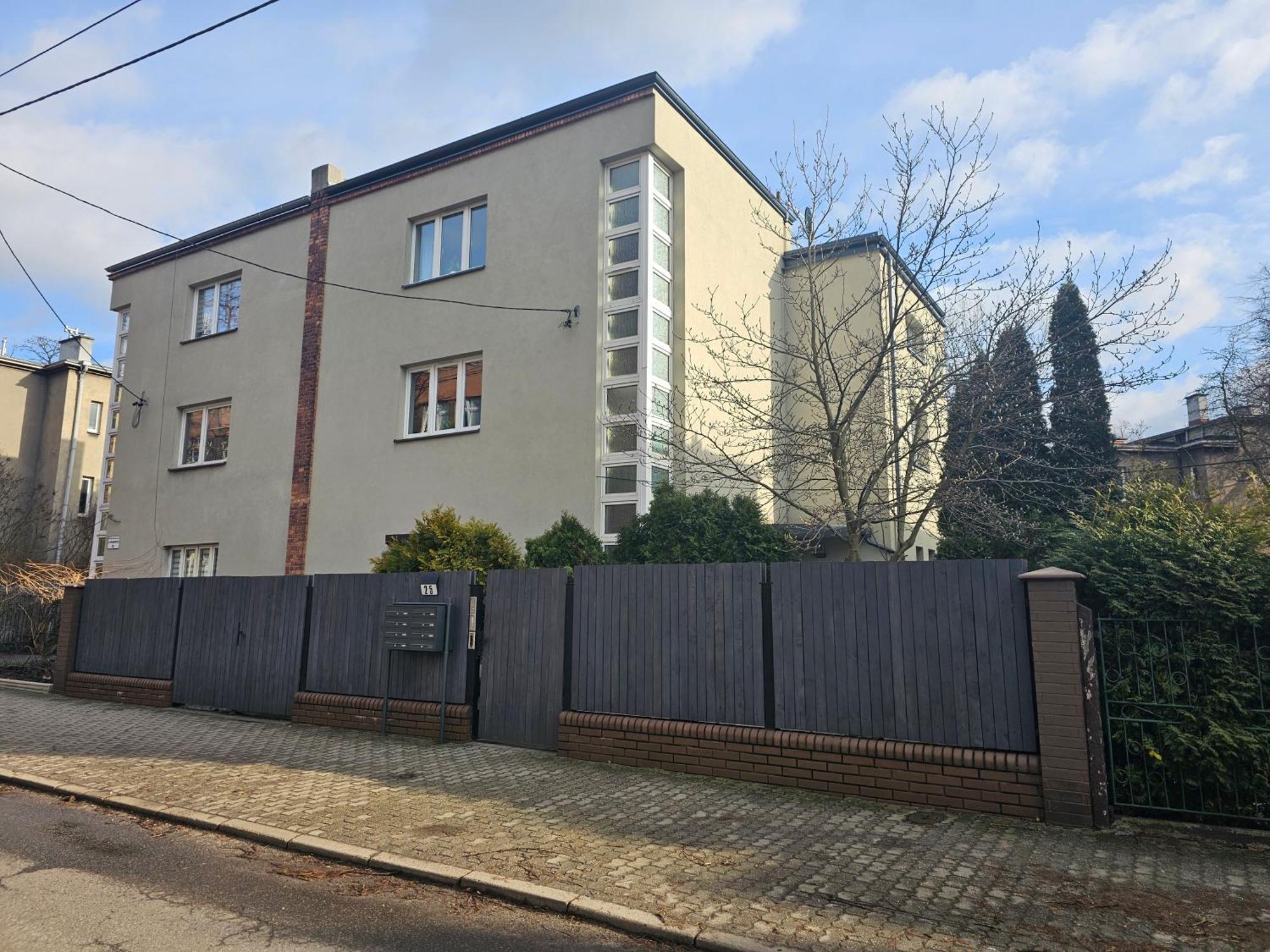 Urban Premium No 3, Free Private Parking, Self Check-in Apartment Chorzow