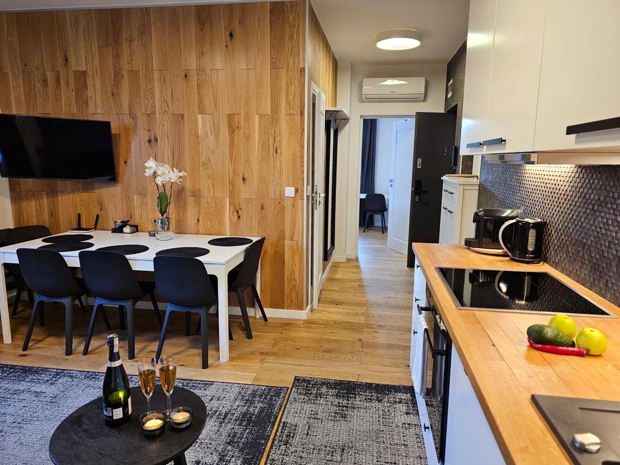Urban Premium No 3, Free Private Parking, Self Check-in Apartment *